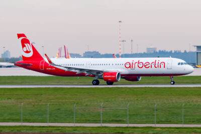 AirBerlin A32B OE-LCM STR 210417