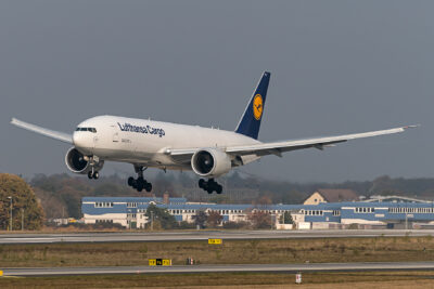 LufthansaCargo 77F D-ALFC FRA 041117a