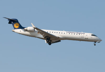 LufthansaRegional CRJ700 D-ACPA FRA 090310