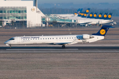 LufthansaRegional CRJ900 D-ACKK MUC 070216