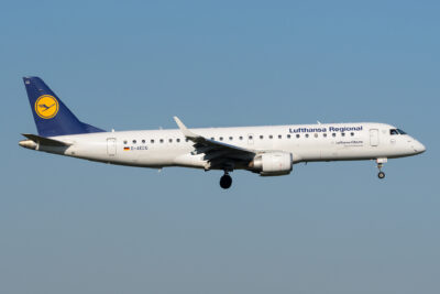 LufthansaRegional E190 D-AECG FRA 080223