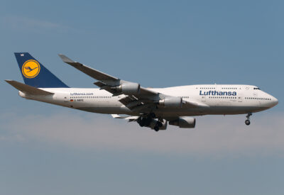 Lufthansa 744 D-ABVE FRA 220411