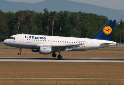 Lufthansa A319 D-AIBA FRA 280512
