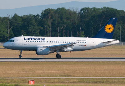 Lufthansa A319 D-AIBF FRA 280512