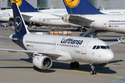 Lufthansa A319 D-AILI FRA 060822