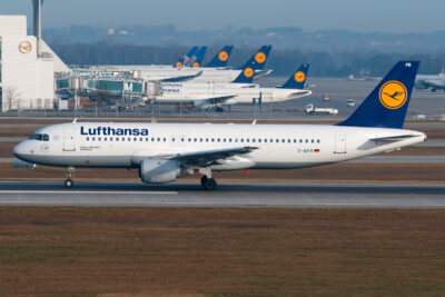 Lufthansa A320 D-AIPB MUC 070216