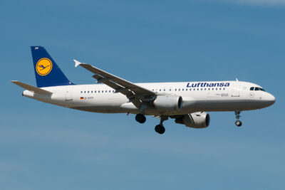 Lufthansa A320 D-AIPP FRA 190415