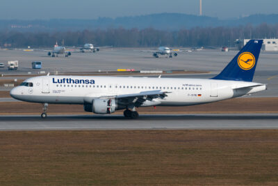 Lufthansa A320 D-AIPR MUC 070216