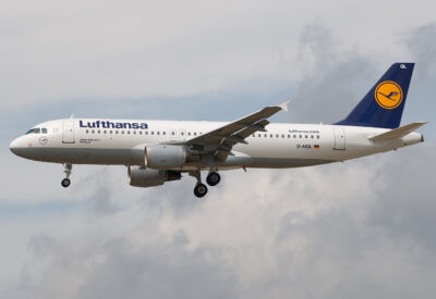 Lufthansa A320 D-AIQL FRA 170710