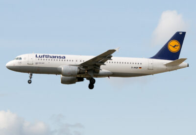 Lufthansa A320 D-AIQP FRA 030909