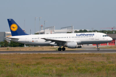Lufthansa A320 D-AIQU FRA 190714