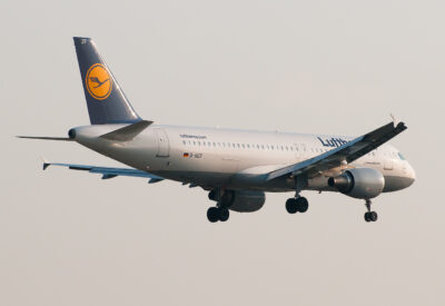 Lufthansa A320 D-AIZF FRA 220411