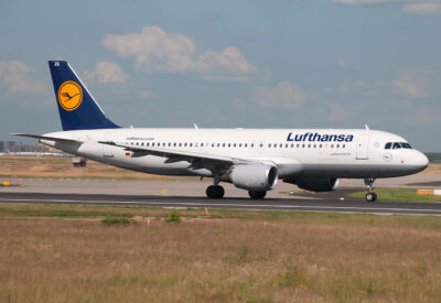 Lufthansa A320 D-AIZG FRA 180612