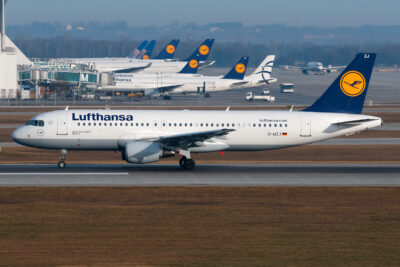 Lufthansa A320 D-AIZJ MUC 070216
