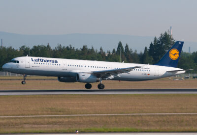Lufthansa A321 D-AIDJ FRA 280512
