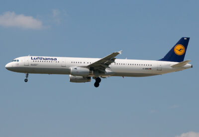 Lufthansa A321 D-AIRN FRA 040709