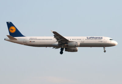 Lufthansa A321 D-AIRR FRA 050611