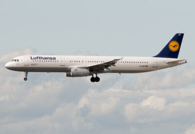 Lufthansa A321 D-AIRT FRA 030909