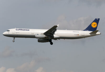 Lufthansa A321 D-AISQ FRA 020410