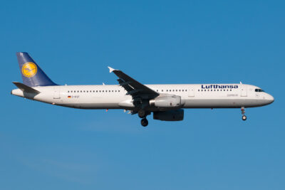Lufthansa A321 D-AIST FRA 060117