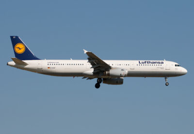 Lufthansa A321 D-AIST FRA 150411