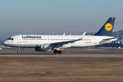 Lufthansa A32A D-AIUS MUC 160219