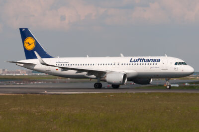 Lufthansa A32A D-AIZP FRA 080613