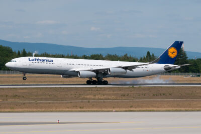 Lufthansa A343 D-AIFE FRA 280615