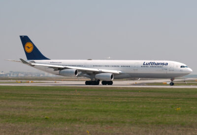 Lufthansa A343 D-AIGY FRA 220411