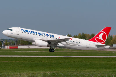 TurkishAirlines A320 TC-JPJ STR 210417