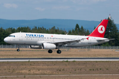 TurkishAirlines A320 TC-JPN FRA 280615