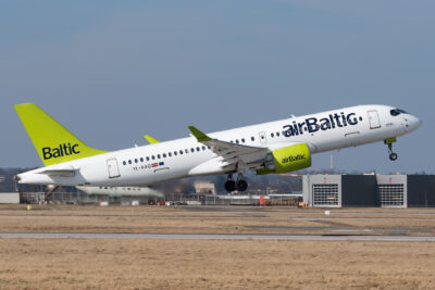 airBaltic A223 YL-AAQ STR 130322