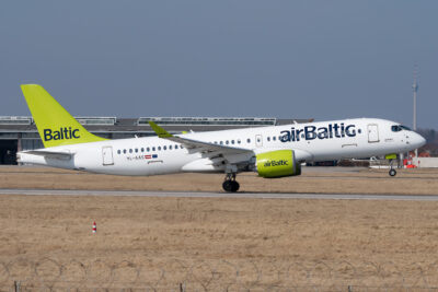 airBaltic A223 YL-AAS STR 130322