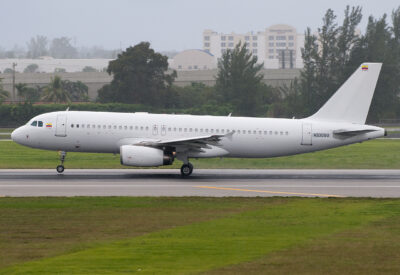 AerOasis A320 N330SU MIA 280910