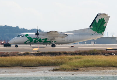 AirCanadaJazz Dash8-200 C-GONW BOS 290909