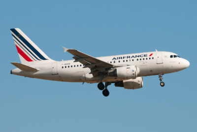 AirFrance A318 F-GUGE BCN 070713