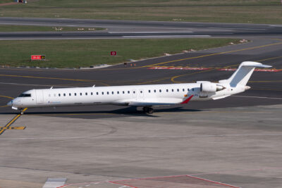 AirNostrum CRJ1000 EC-LPG BRU 220319