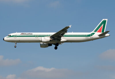 Alitalia A321 I-BIXQ LHR 130908
