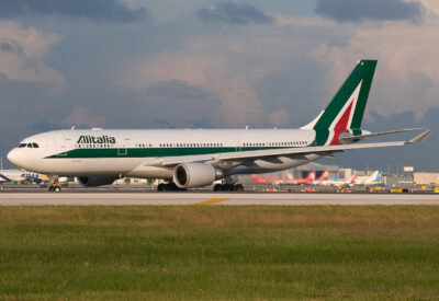 Alitalia A332 EI-EJH MIA 270910
