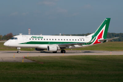 Alitalia E170 EI-RDG GVA 261014