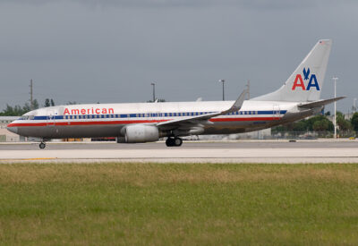 AmericanAirlines 73H N906AN MIA 280910