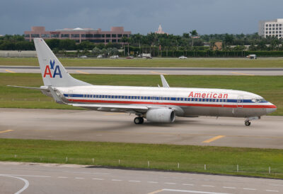AmericanAirlines 73H N913AN MIA 280910