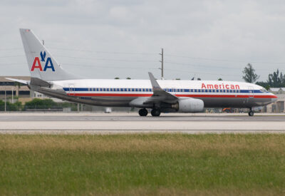 AmericanAirlines 73H N932AN MIA 280910