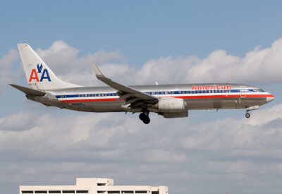 AmericanAirlines 73H N939AN MIA 010109
