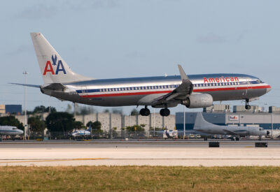 AmericanAirlines 73H N941AN MIA 281208