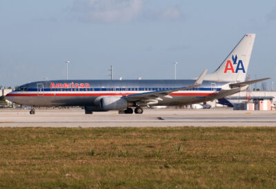 AmericanAirlines 73H N944AN MIA 281208