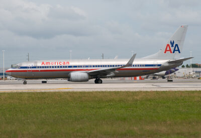 AmericanAirlines 73H N960AN MIA 280910