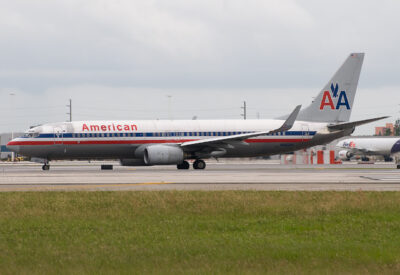 AmericanAirlines 73H N965AN MIA 280910