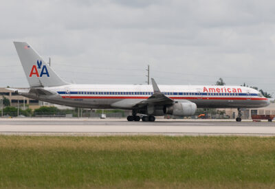 AmericanAirlines 75W N184AN MIA 280910