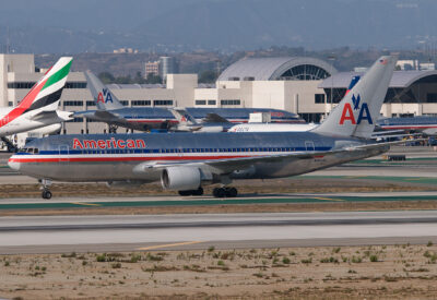 AmericanAirlines 762 N324AA LAX 071010